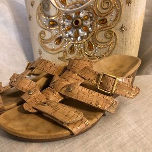 Vionic Cork Leather t-strap Sandal 7 1/2